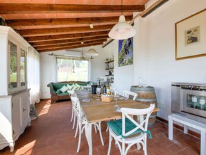 Apartment | Dining - Belvilla by OYO San Francesco Vermentino (Lajatico)