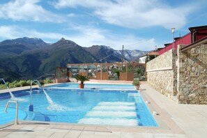 House | Pool