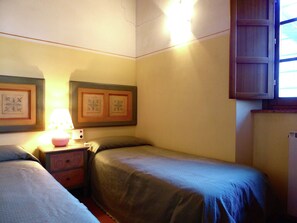 House | 2 bedrooms, individually furnished, bed sheets