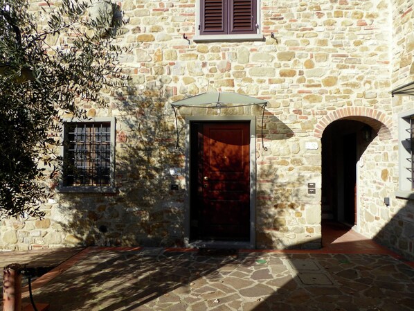 Exterior - Holiday Home in Montecarelli With Pool (Barberino di Mugello)