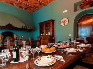 Dining - Hilltop Holiday Home in Monsummano Terme With Hot Tub (Monsummano Terme)