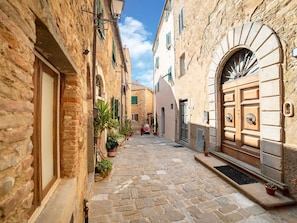 Exterior - Charming Apartment in Campiglia Marittima Near Seabeach (Campiglia Marittima)