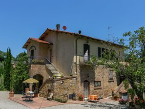 Exterior - Rustic Farmhouse in Montepulciano With Swimming Pool (Montepulciano)