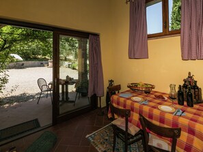 Dining - Rustic Farmhouse in Montepulciano With Swimming Pool (Montepulciano)