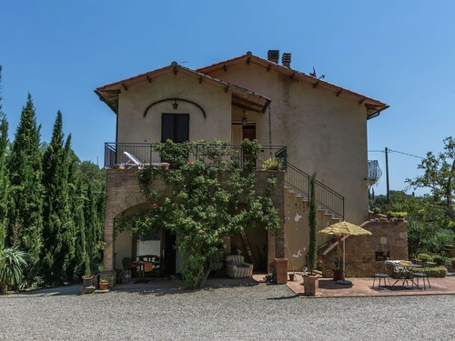 Rustic Farmhouse in Montepulciano With Swimming Pool
