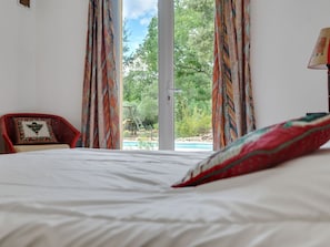4 bedrooms, individually furnished, bed sheets - Lovely Villa in Le Thoronet With Private Swimming Pool (Le Thoronet)