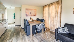 Dining - Alluring Chalet in Sevenum Near Theme Park Toverland (Sevenum)