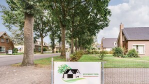 Exterior - Simplistic Holiday Home in Klijndijk near Center (Klijndijk)