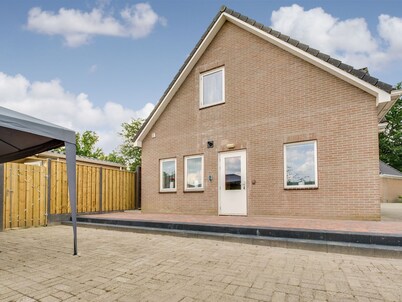 Simplistic Holiday Home in Klijndijk near Center