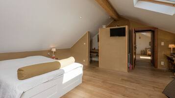 House | 2 bedrooms, individually furnished, bed sheets