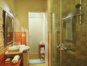 Shower, towels