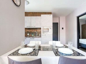 Dining - Tranquil Holiday Home in Noordwijkerhout near Sea Beach with Infrared Sauna (Noordwijkerhout)