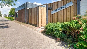 Unclassified image, 5 of 29, button - Tranquil Holiday Home in Noordwijkerhout near Sea Beach with Infrared Sauna (Noordwijkerhout)
