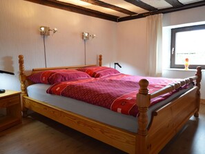 Casa | 3 dormitorios, mobiliario individual, tabla de planchar con plancha