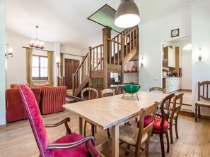 House | Dining - Holiday Home in Fano With Garden (Fano)