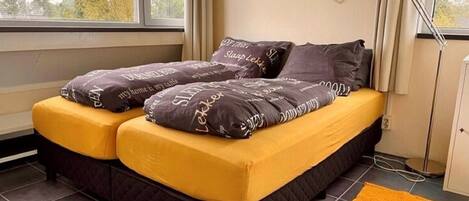 Casa | 4 dormitorios, mobiliario individual, tabla de planchar con plancha