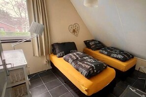 Hus | 4 soverom, individuelt innredet, strykejern/-brett og sengetøy