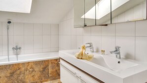 Bathroom - Scenic Apartment in Söll With Balcony (Soell)