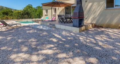 Lovely Holiday Home in Vallon-pont-d'arc Near Ardeche River