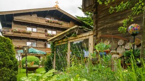 Unclassified image, 3 of 38, button - Serene B&B in Söll (Soell)