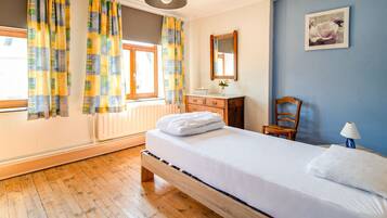 Rumah | 4 kamar tidur dan dilengkapi dengan perabotan berbeda-beda