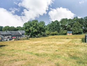 House | Exterior - Plush Holiday Home in Matagne-la-petite With Private Garden (Doische)