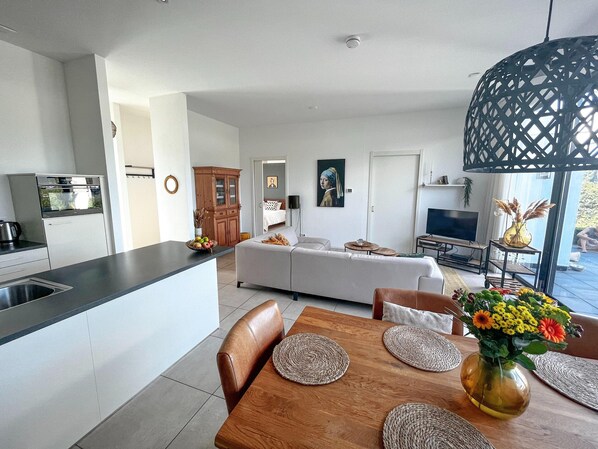 House | Private kitchen | Fridge, microwave