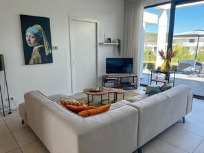 House | Living room - Villa in Zeewolde With Private Jetty (Zeewolde)