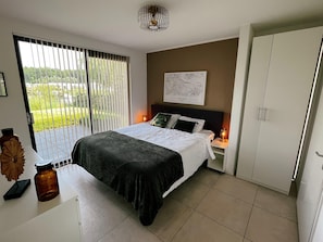 House | 3 bedrooms, individually furnished, iron/ironing board, bed sheets - Villa in Zeewolde With Private Jetty (Zeewolde)