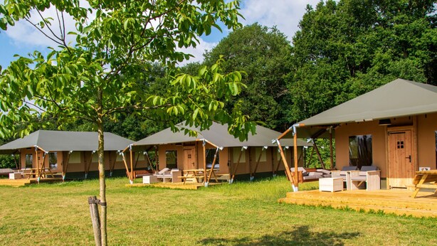 Exterior - Alluring Tent Lodge in Alphen With Hot Tub and Garden (Alphen)