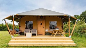 Exterior - Alluring Tent Lodge in Alphen With Hot Tub and Garden (Alphen)