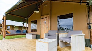 Balcony - Alluring Tent Lodge in Alphen With Hot Tub and Garden (Alphen)