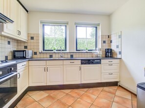 Private kitchen - Lovely Holiday Home in Lunteren near Forest (Lunteren)