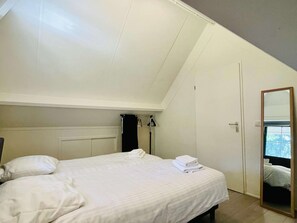 3 phòng ngủ, trang bị nội thất với thiết kế riêng biệt 