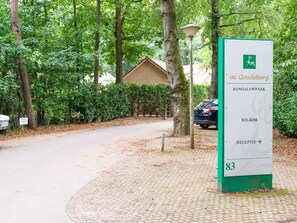 Exterior - Lovely Holiday Home in Lunteren near Forest (Lunteren)