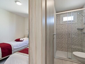 Mobile Home | Bathroom