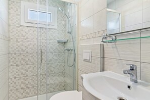 Mobile Home | Bathroom