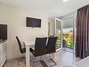 Mobile Home | Dining - Mobile Home in Banjole Near the Beach (Medulin)