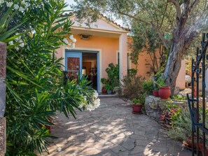 Exterior - Lovely Apartment in Lesbos Island With Balcony (Lesvos)