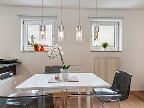Apartment | Dining - Apartment Innsbruck Near Bergisel Ski Jump (Innsbruck)