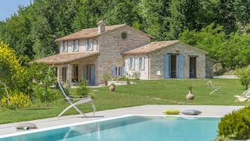 Vila | Kolam renang | Kolam renang indoor dan kolam renang outdoor