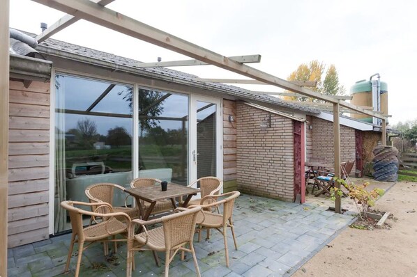 House | Exterior - Nice Vacation Home in Horssen With Garden (Horssen)