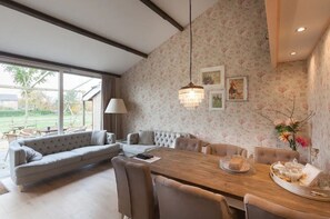 House | Living room - Nice Vacation Home in Horssen With Garden (Horssen)