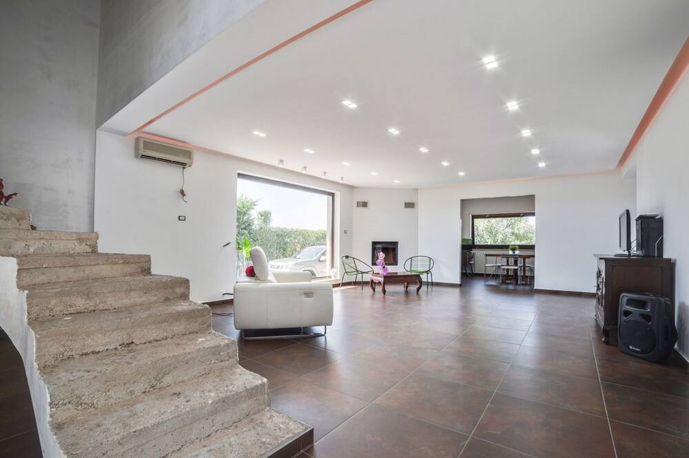 Villa in Nissoria With Private Pool - Agira