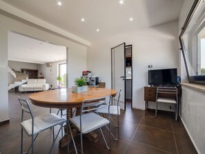 Private kitchen - Villa in Nissoria With Private Pool (Nissoria)