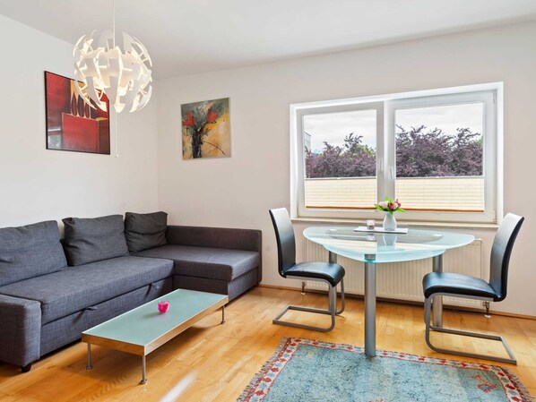 Apartment | Dining