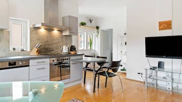Apartment | Private kitchen | Microwave