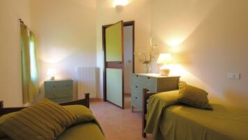 Rumah | 4 kamar tidur dan dilengkapi dengan perabotan berbeda-beda