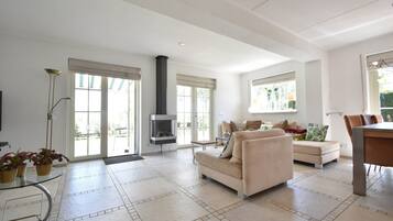 House | Living room