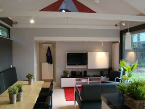 DVD player, MP3 dock - Holiday Home With Sauna, in the Outskirts of the Brabant Haaren (Haaren)